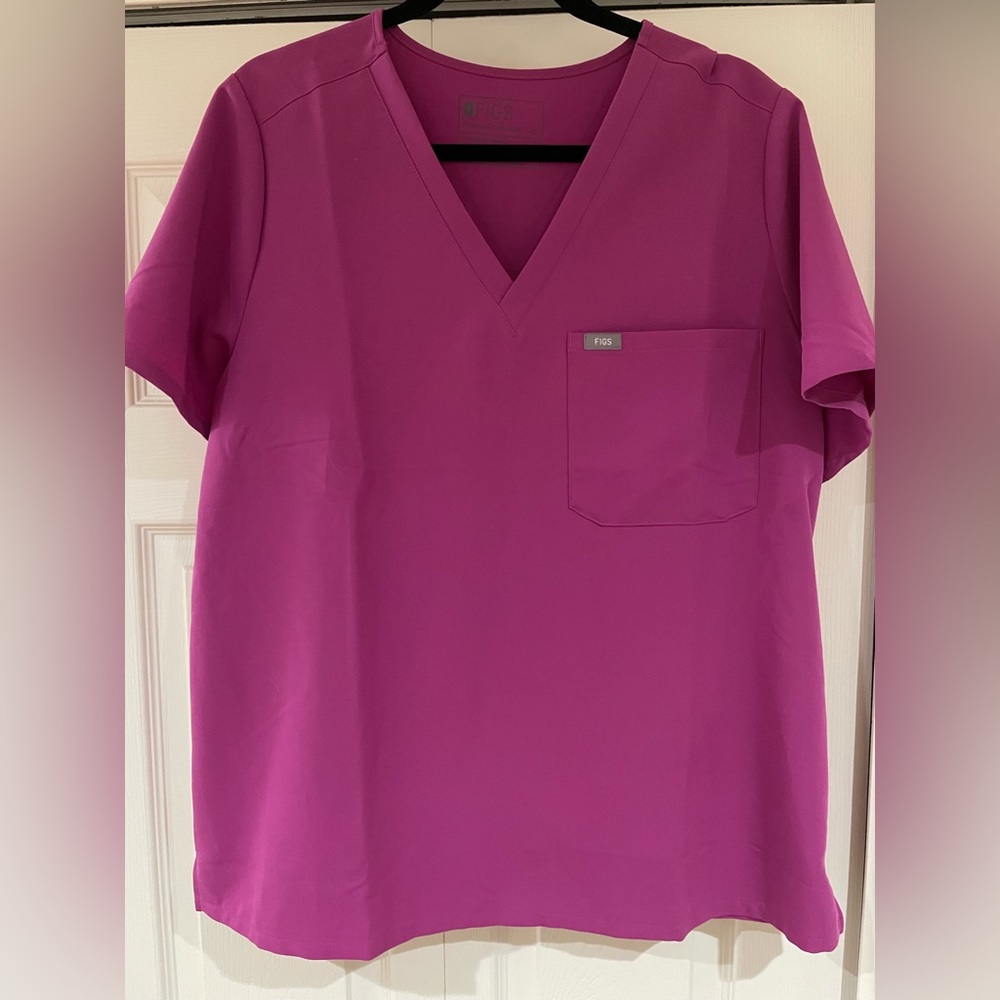 Women’s Figs Scrub Top